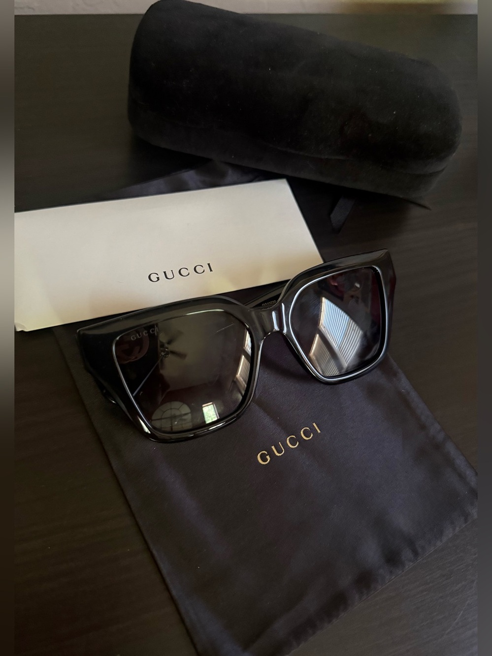 Gucci Black Square Sunglasses with Gold GG Emblem and Gradient Lenses GG1023S - Picture 5 of 9